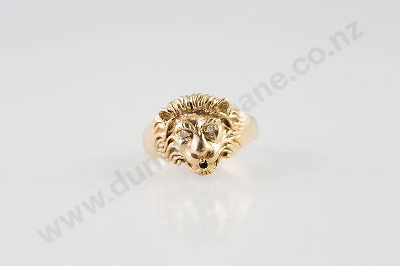 9ct Lion Mask Signet Ring Image 1++
