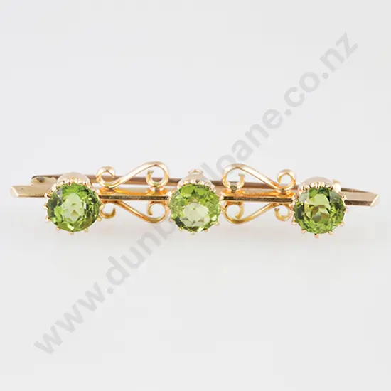 15ct Three Stone Green Peridot Bar Brooch
