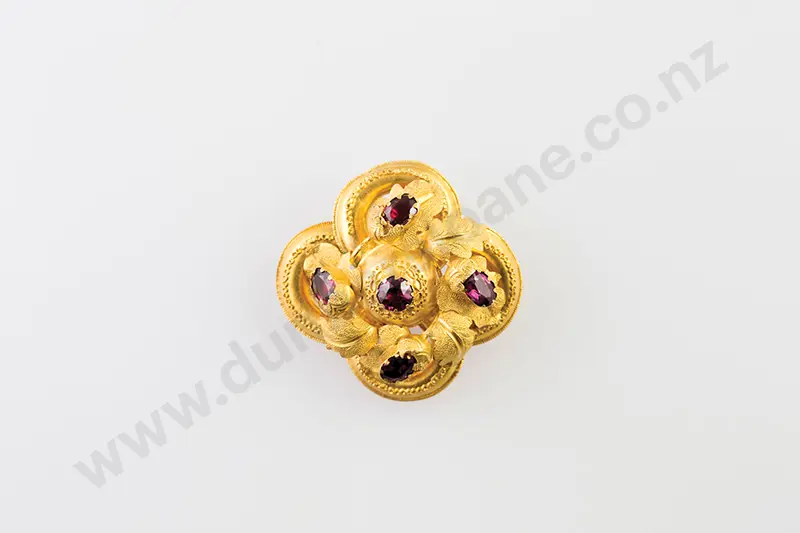 Victorian Cased 15ct Five Stone Garnet Target Brooch Image 1++