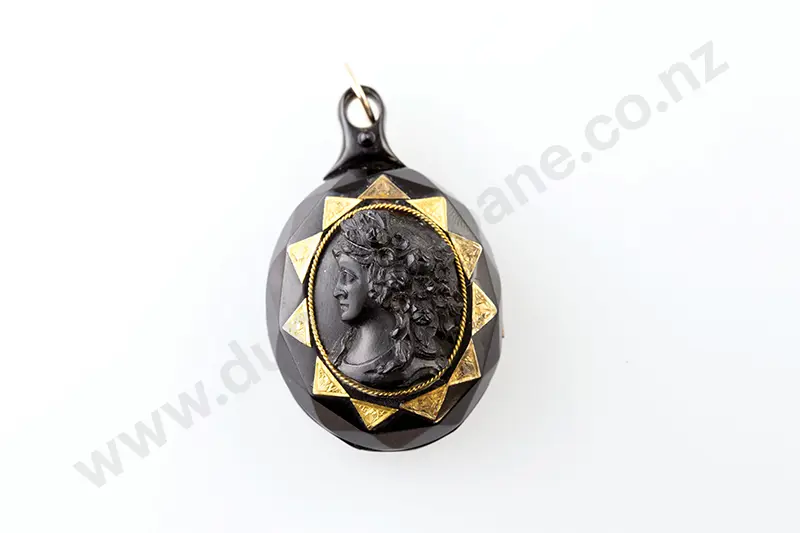 Victorian French Jet Cameo Photo Locket Image 1++
