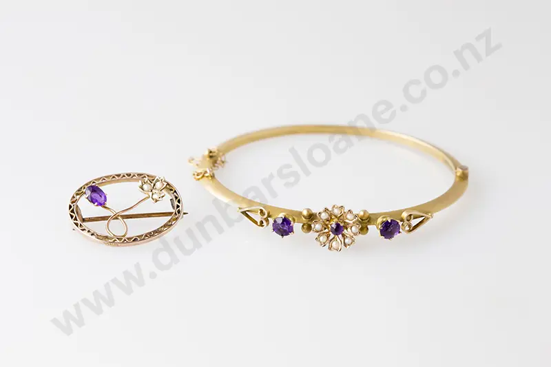 Victorian Cased 9ct Amethyst Hinged Snap Bangle and Brooch Image 1++