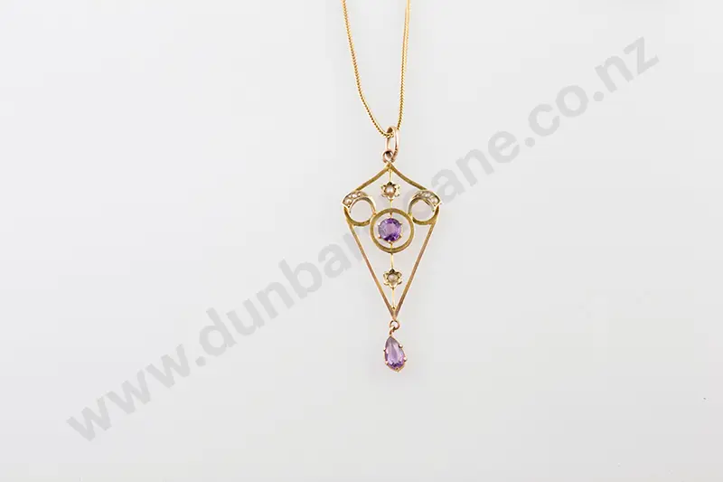 Edwardian 9ct Shield Pendant Image 1++