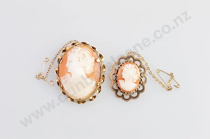 Two 9ct Framed Classic Portrait Cameo Brooches Image 1++
