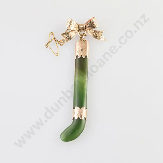 9ct Mounted Greenstone 'Hockey Stick'Pendant