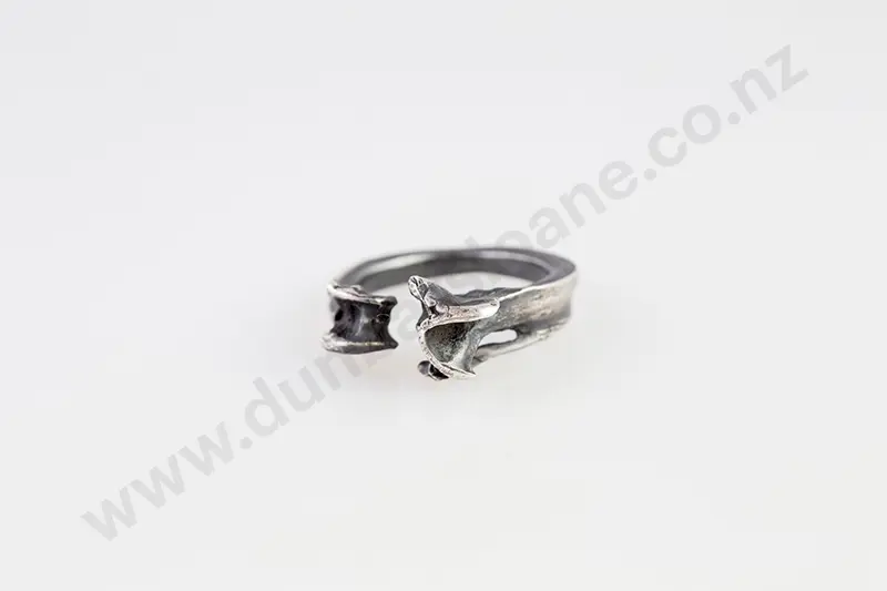 .925 Silver Sculptured 'Bone' Ring Image 1++