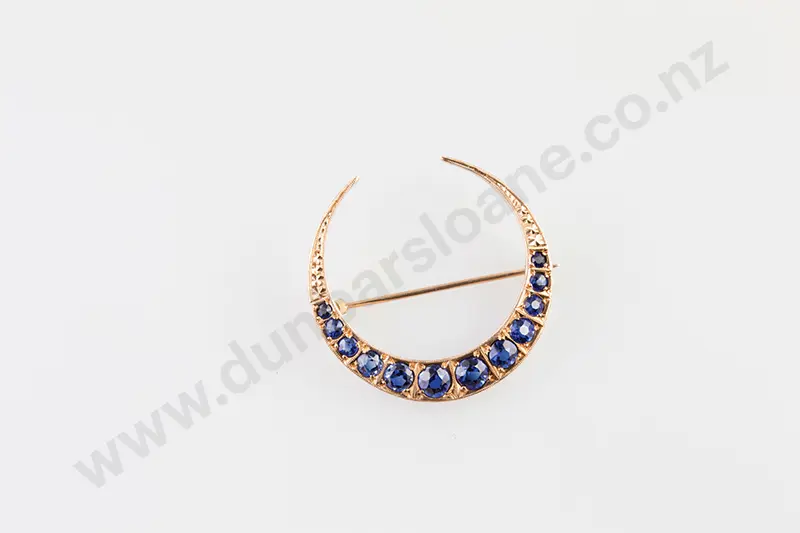 Late Victorian 9ct Imitation Sapphire Crescent Brooch Image 1++