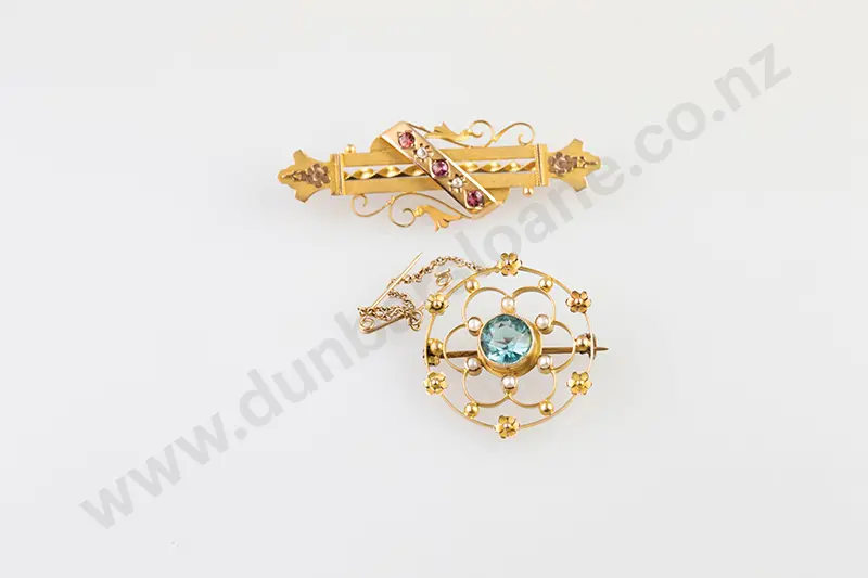 Two Victorian 9ct Bar Brooches Image 1++