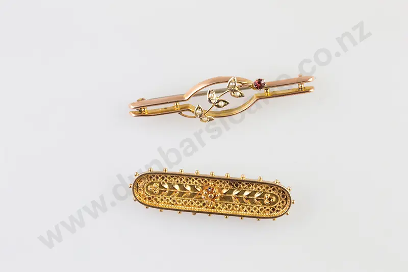 Two Victorian 15ct & 9ct Bar Brooches Image 1++