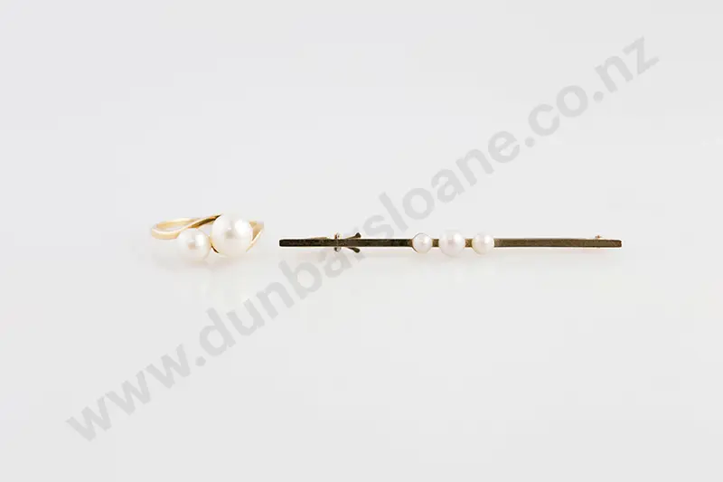 15ct Three Cultured Pearl Bar Brooch and Ring Image 1++