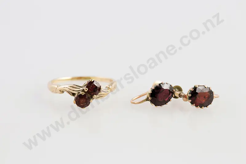9ct Two Stone Garnet Ring and Earring Image 1++