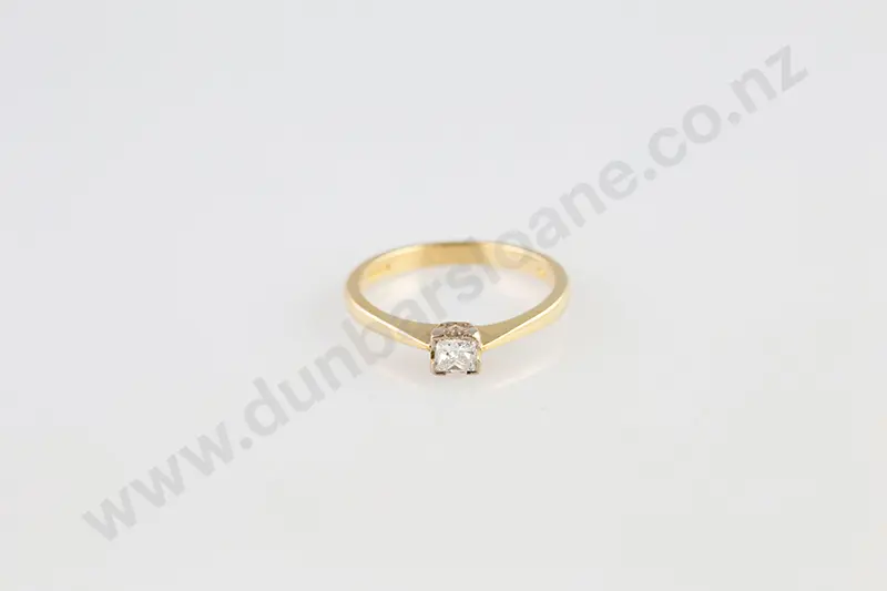 18ct Solitaire Diamond Ring Image 1++