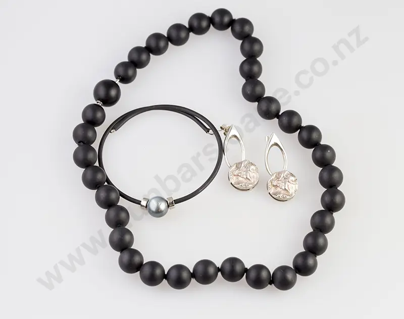 Single Strand Matt Black Bead Necklace, bracelet and silver earrings Image 1++