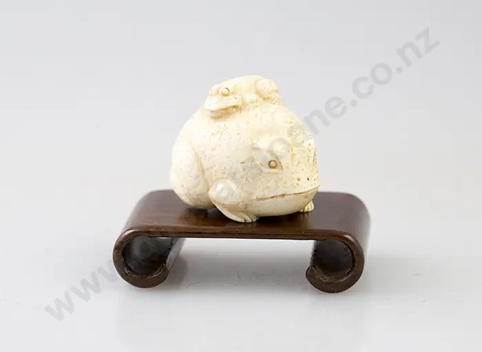 Signed Ivory Netsuke Image 1++