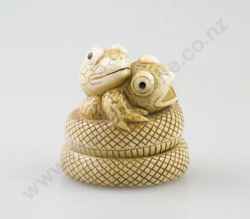 Signed Ivory Netsuke Image 1++