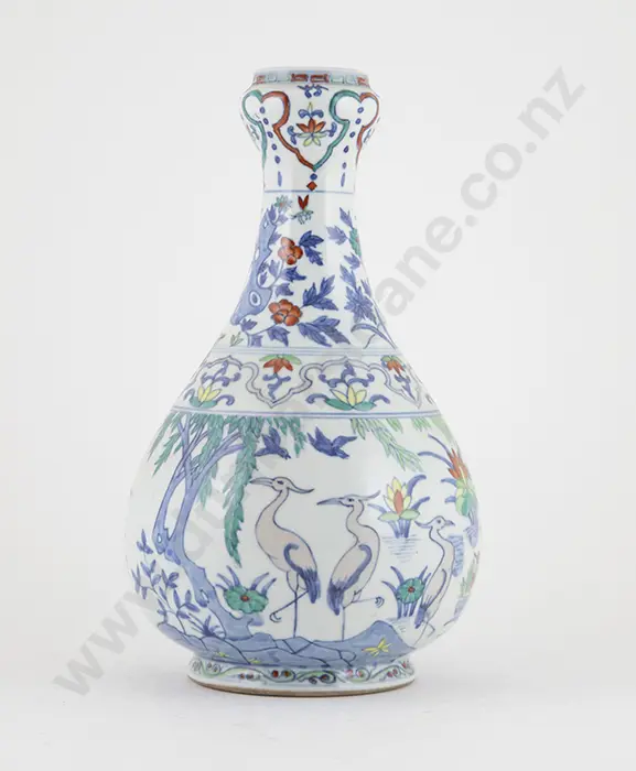 Large Bottle Vase Image 1++