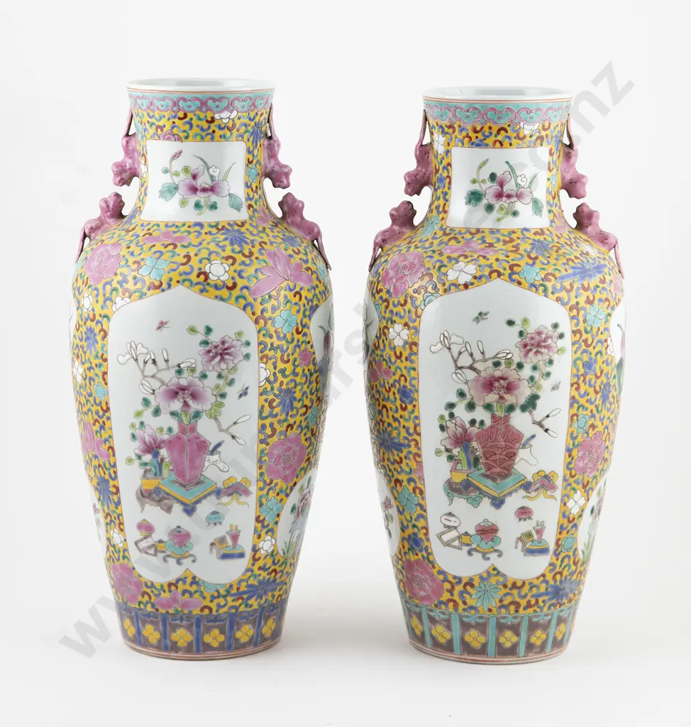 Pair Cantonese Exportware Mantel Vases Image 1++