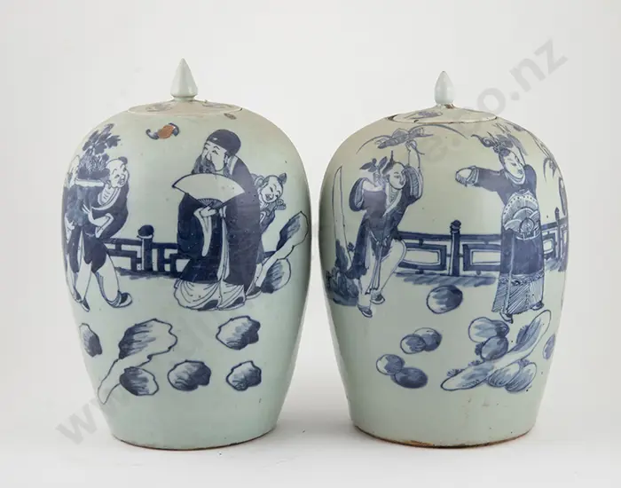 Pair Provincial Ming Underglaze Blue Vase and Covers Image 1++