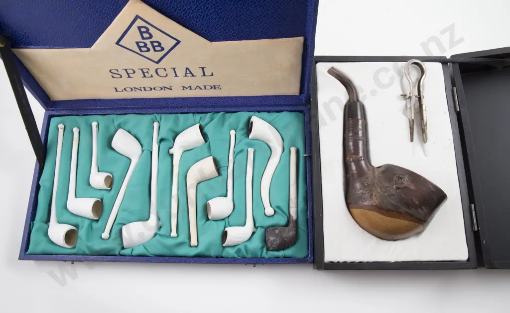 Cased Group Of Eleven Clay Pipes and Briarwood Image 1++