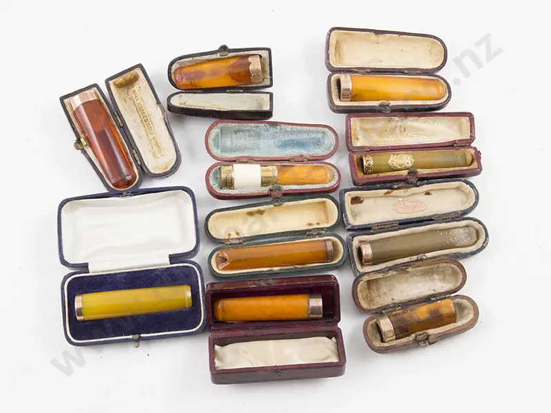 Ten Various Gold Mounted Cigarette/Cheroot Holders Image 1++
