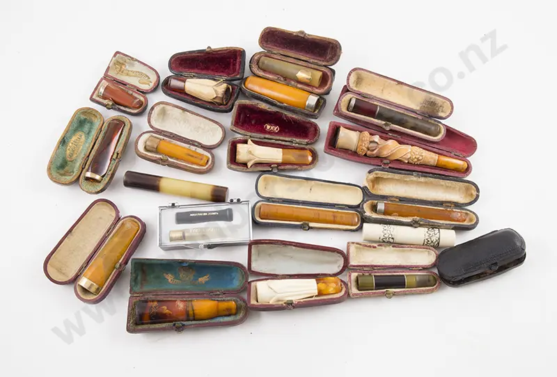 20 Various Cigarette/Cheroot Holders Image 1++