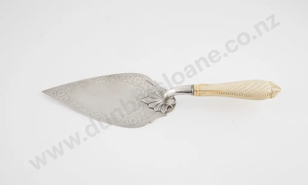 Vict S/S Ivory Handled Trowel Image 1++