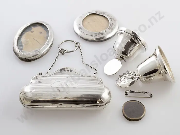 S/S Purse, 3 Small Photo Frames & 2 Bells Image 1++