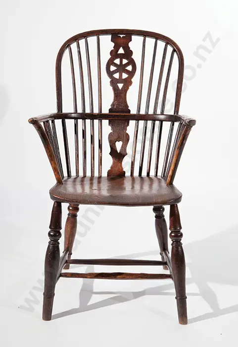 Geo III Elm Windsor Chair Image 1++