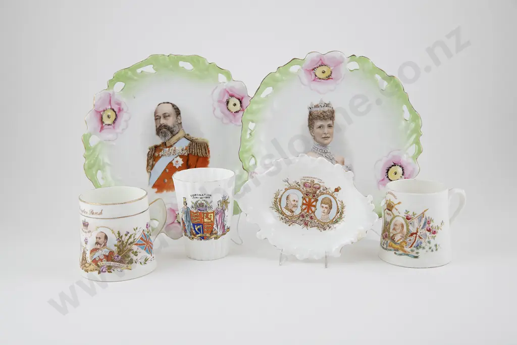 Six Geo V & Queen Mary Commemorative Pieces Image 1++