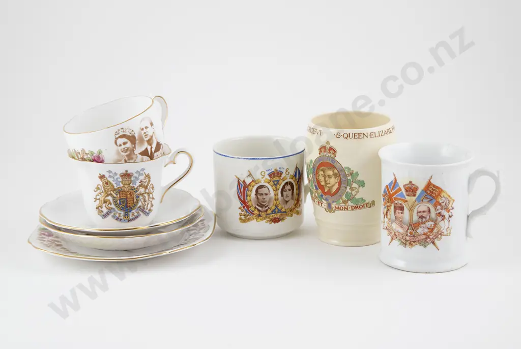 Eight Pieces Royal Commemorative China Image 1++
