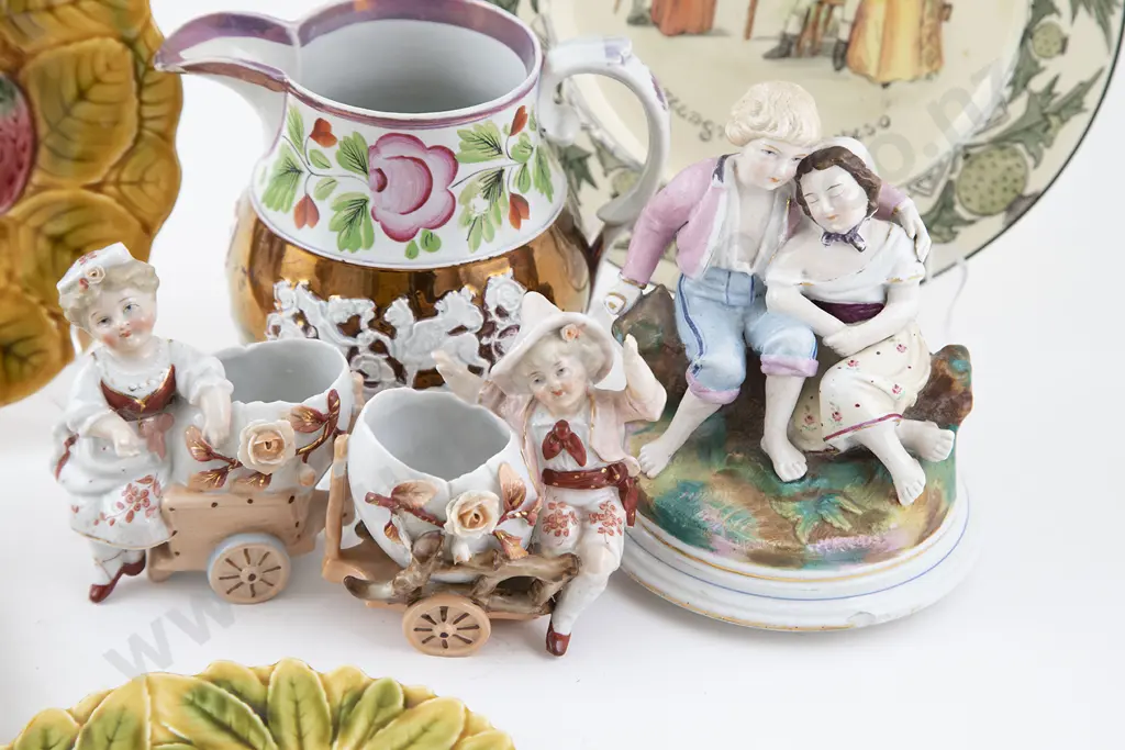 Display Of Small Royal Family Memorabilia & Collectables Image 1++
