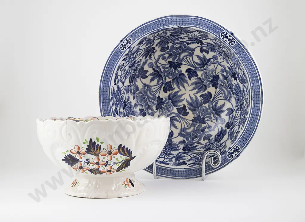C19th Staffordshire Footed Fruit Bowl Image 1++