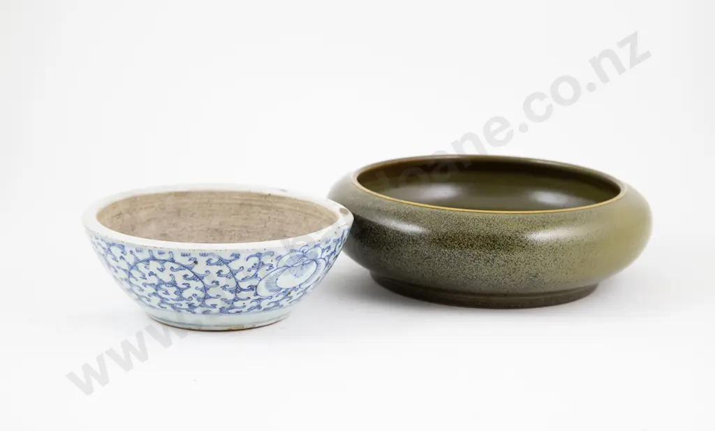 Two C20th Chinese Bowls Image 1++