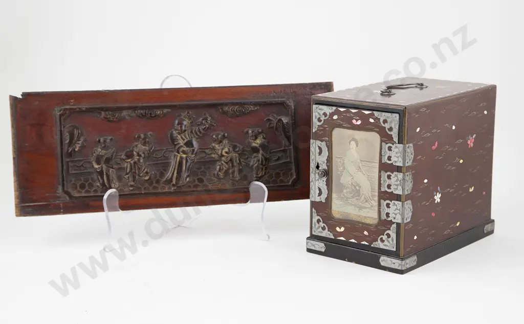 Small Japanese Lacquered Table Cabinet Image 1++