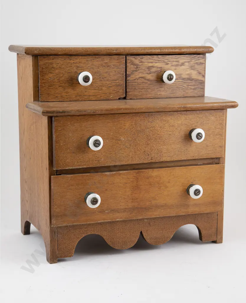 A Miniature Oak Chest Image 1++