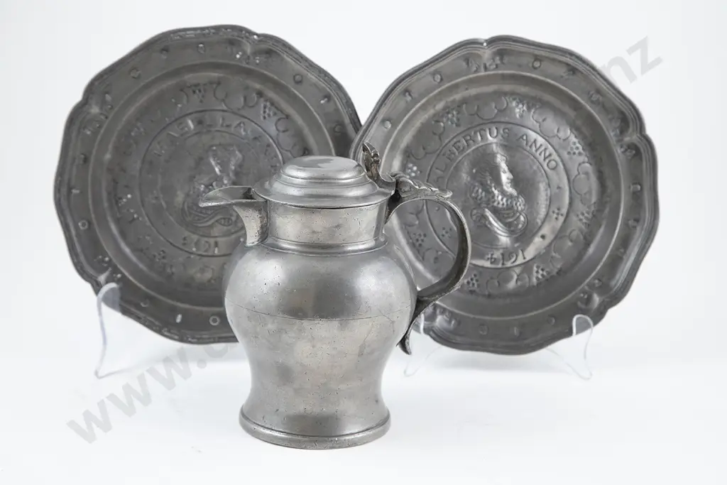 Lidded Pewter Hot Water Jug Image 1++