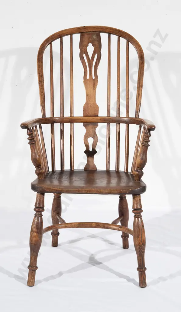Geo III Elm Windsor Chair Image 1++