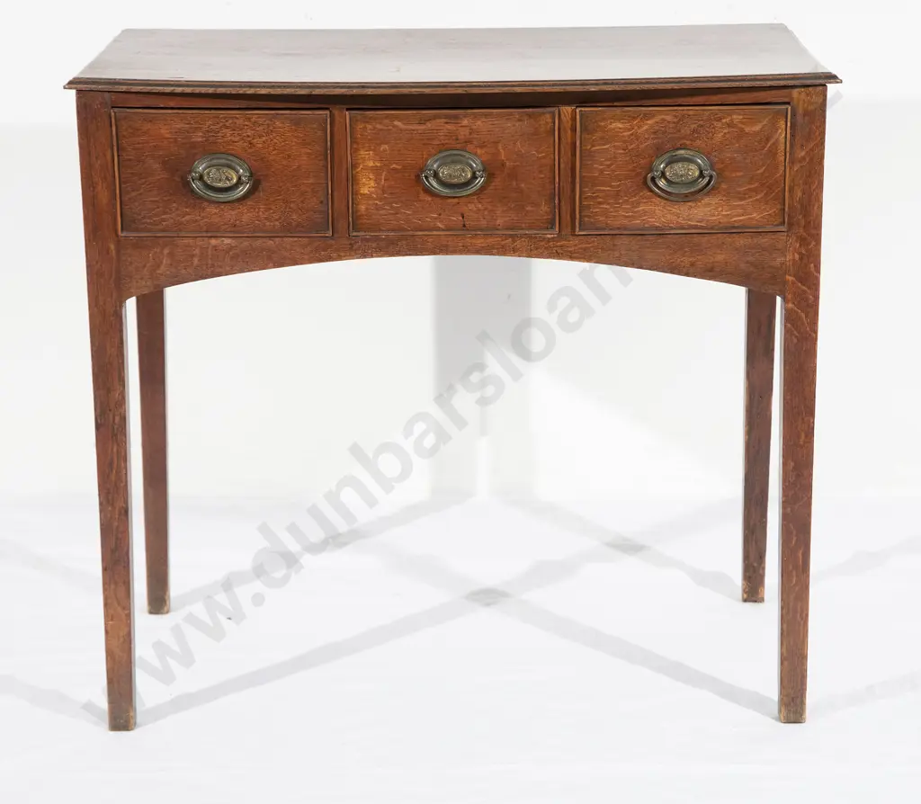 Geo III Oak Bow Front Side Table Image 1++