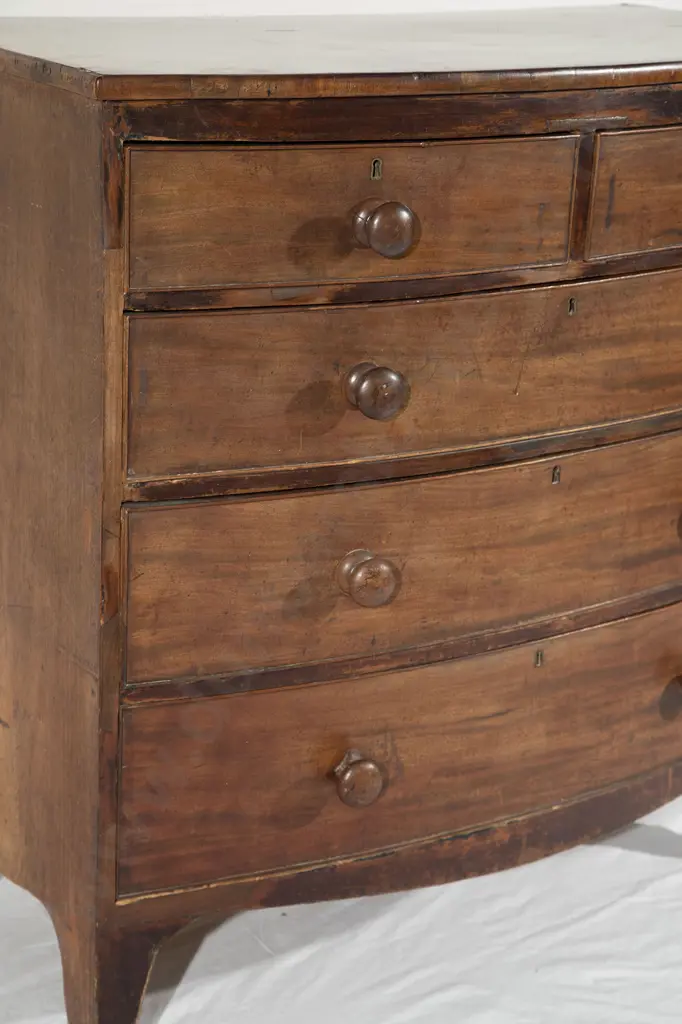 Regency Mahogany Bow Front Chest Image 1++