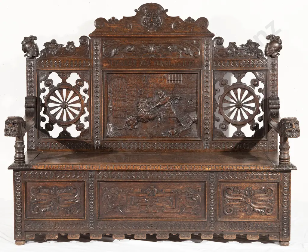 Late Victorian Carved Oak Hall Settle Image 1++
