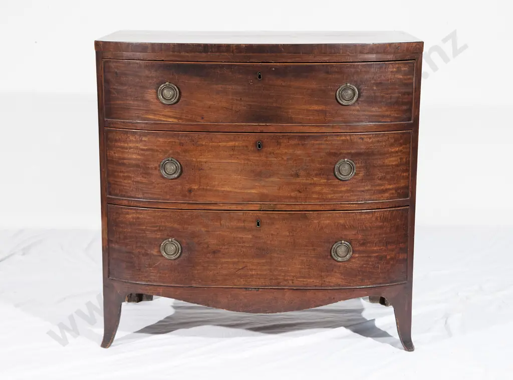 Regency Mahogany Bow Front Chest Image 1++