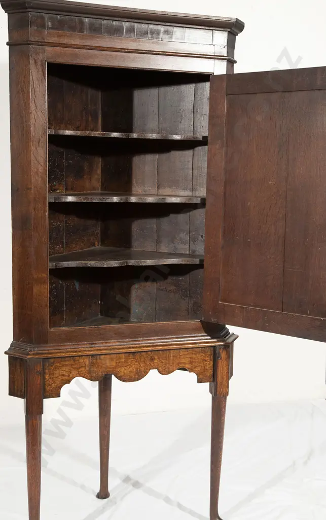 Geo III Oak Corner Cupboard on Stand Image 1++