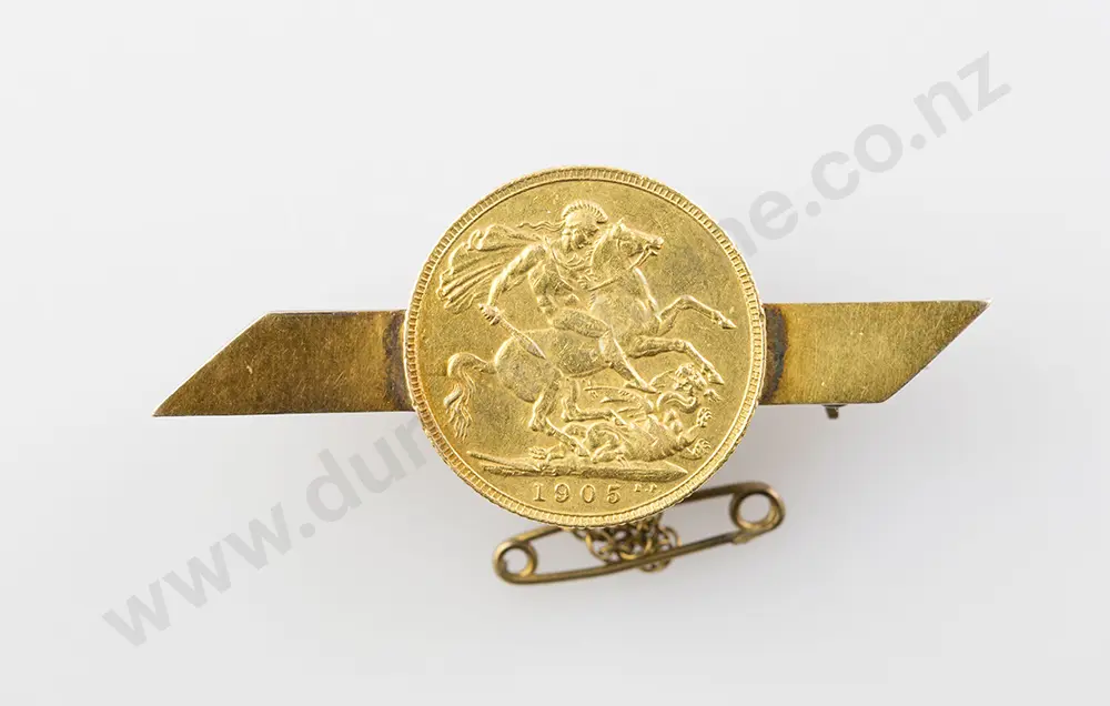1905 Gold Sovereign Mounted on Bar Brooch Image 1++