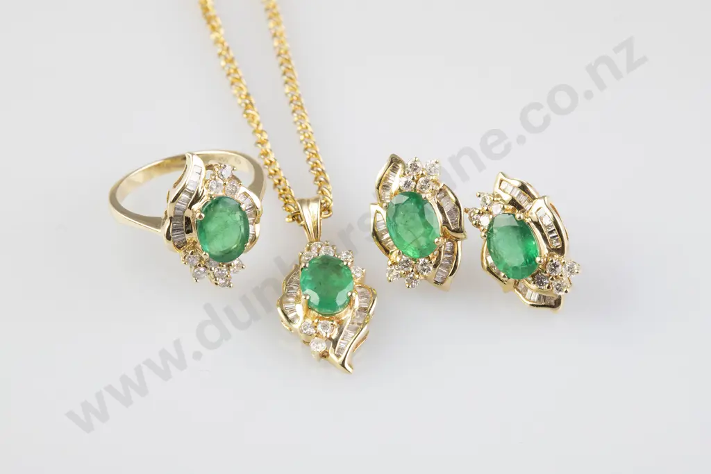 14ct Emerald & Diamond Suite Image 1++
