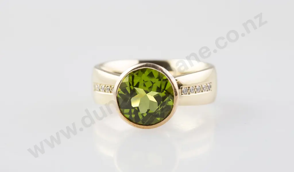 9ct Single Peridot Dress Ring Image 1++
