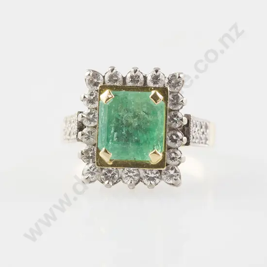 18ct 19stone Emerald & Diamond Cluster Ring