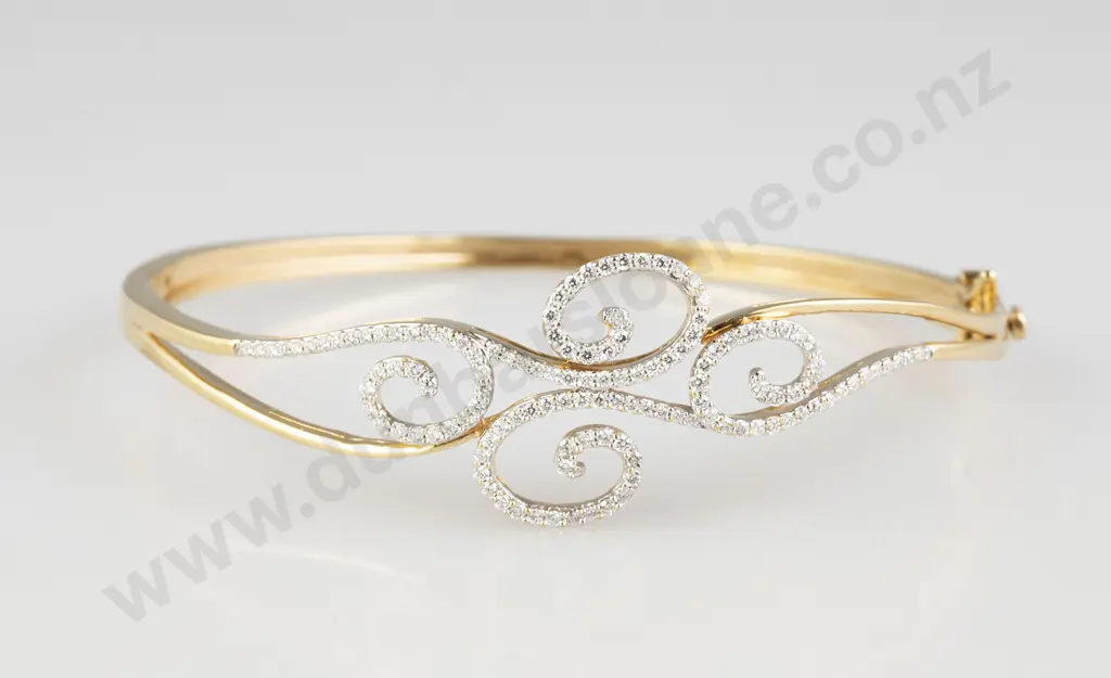 18ct 128stone Diamond Fancy Hinged Snap Bangle Image 1++