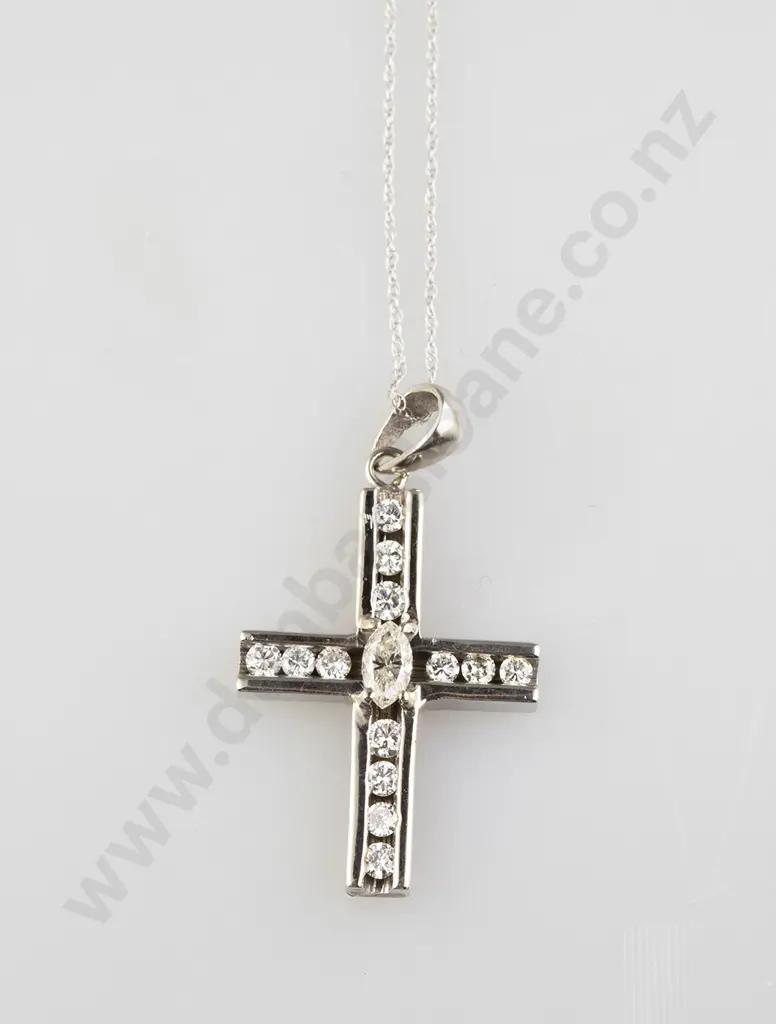 14ct 14stone Diamond Cross Pendant Image 1++