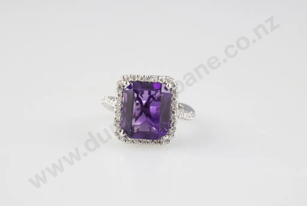 18ct White Gold 49stone Amethyst & Diamond Cluster Ring Image 1++