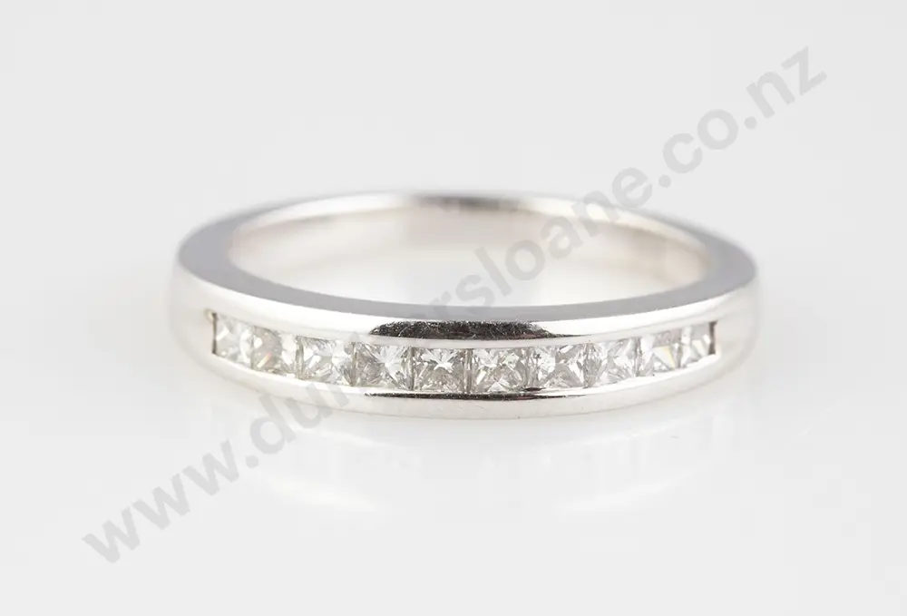 18ct White Gold Ten Stone Diamond Band Ring Image 1++
