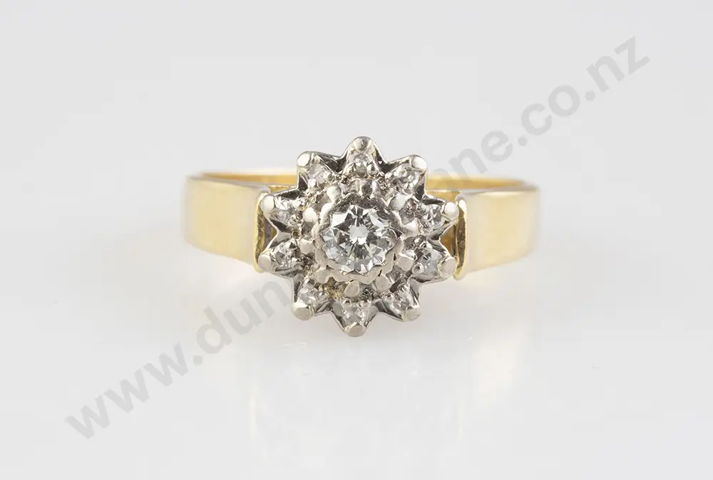 18ct Eleven Stone Diamond Cluster Ring Image 1++